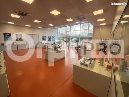 local d'activité 331 m²