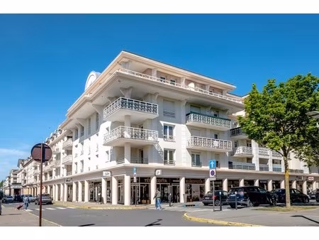 appartement à vendre 3 pièces - 65 m² - box double - hyper centre - tout a pied !