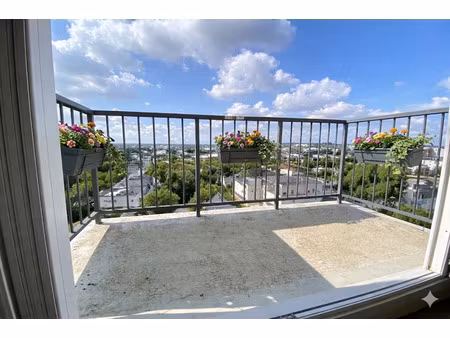 la riche - appartement lumineux avec place de parking et cav