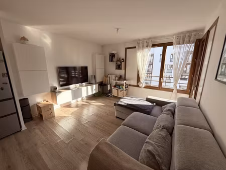 magnifique f2 moderne à villepinte