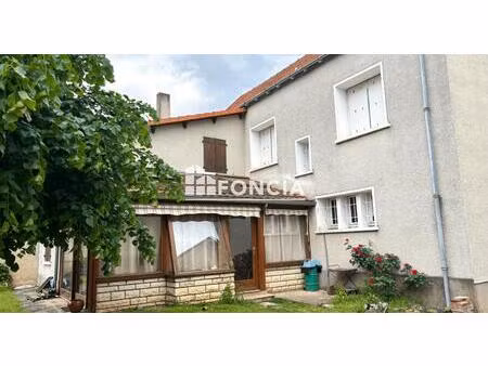 chatellerault - maison avec jardin 920m2 terrain