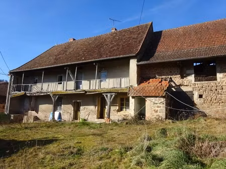 ancienne ferme à rénover verosvres (71) - t4 - 107m² - terrain 820m²