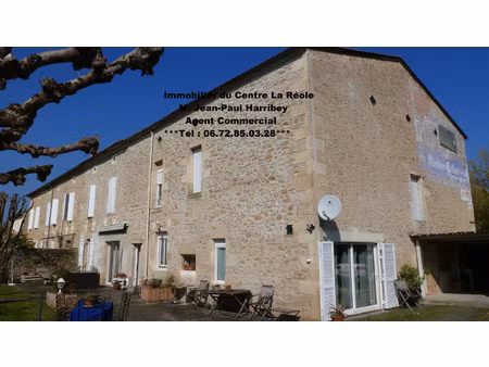 maison 276 m2 sur un terrain clos 1139m2 avec piscine.