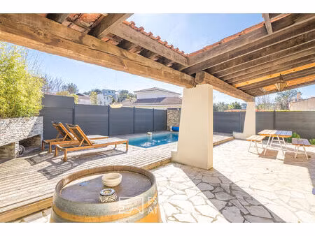 maison rénovée avec piscine et prestations contemporaines