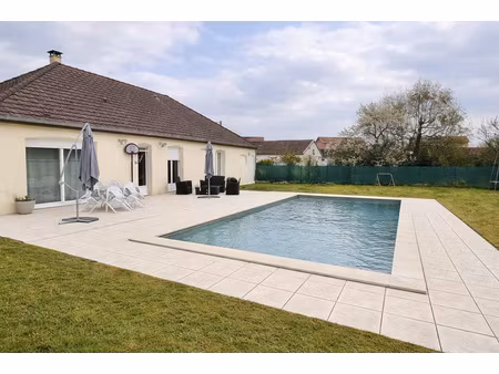 maison de plain pied avec piscine