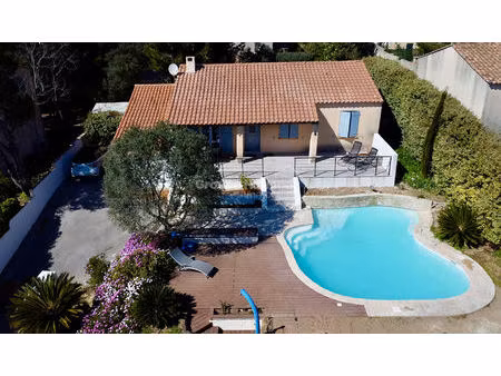magnifique villa avec jardin  piscine et aperçu mer !!!