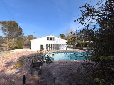 vente villa 3 pièces rénovée à fréjus avec piscine