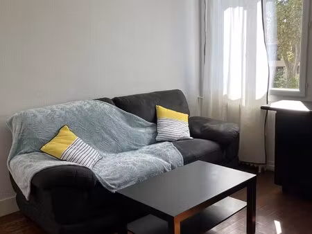 t2 meuble lumineux avec vue sur canal du midi