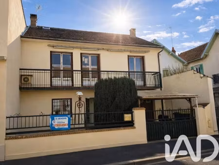 maison à vichy (03200)