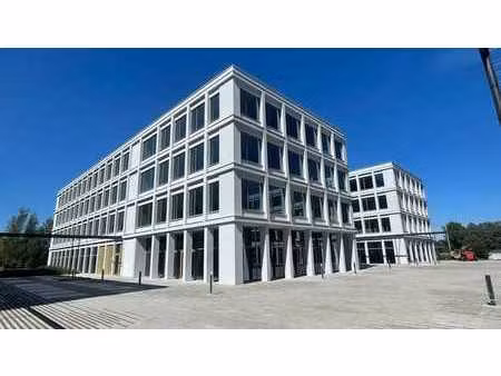 bureaux à louer résistants à l'avenir dans le bâtiment exos