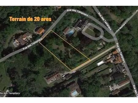 magnifique terrain 20 ares dans un cadre bucolique