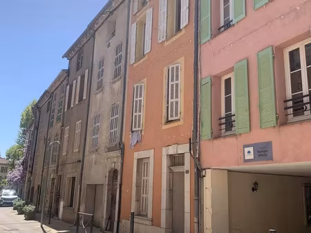 location appartement 1 pièce 33 m² à la roquebrussanne (83136)