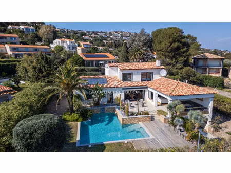 vente maison 8 pièces 185 m² roquebrune-sur-argens (83380)