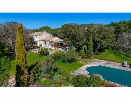 vente maison 7 pièces 182 m² gordes (84220)