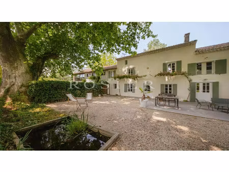 vente maison 16 pièces 528 m² le thor (84250)