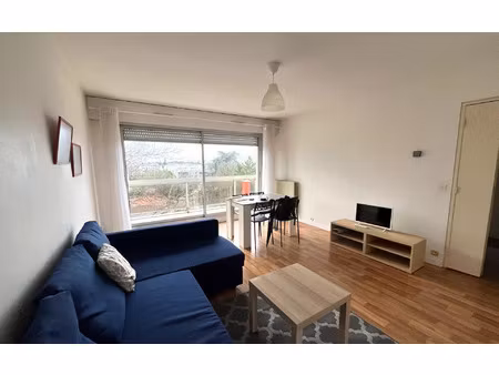 location appartement  68.5 m² t-3 à talence  1 250 €