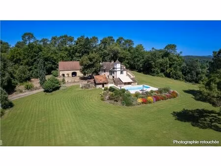 exclusivité – propriété de caractère avec piscine et dépendances sur 1 3 hectare – secteur