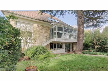 maison 9 pièces - 224 m²