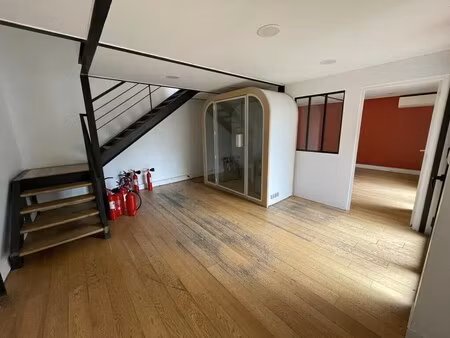 location bureaux 180 m²