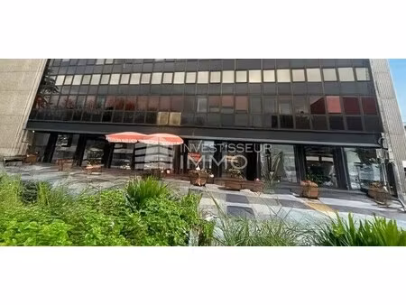 location commerce 119 m²