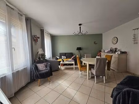 lot de deux maisons  un garage et un terrain indépendants