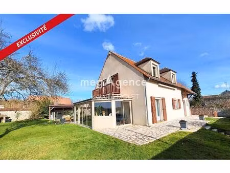 maison 7 pièces indépendante  entretenue avec soin