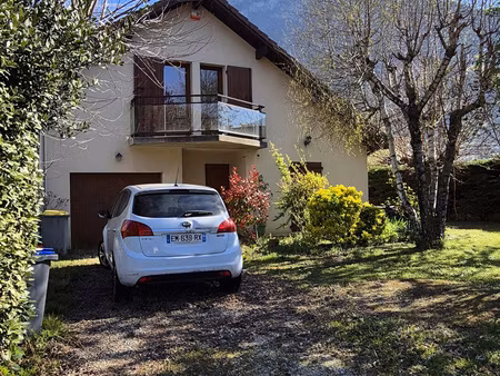 belle villa individuelle et contemporaine.