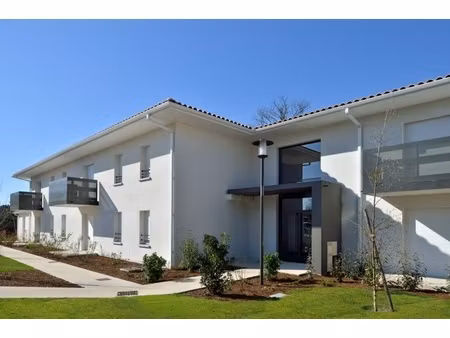 a qqs mns du centre de martignas  ds rés. bbc  t3 terrasse  2 pkgs