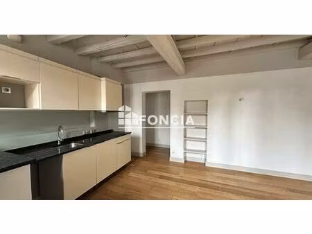 appartement de charme – 71 m² – 2 chambres – centre historique d’uzès