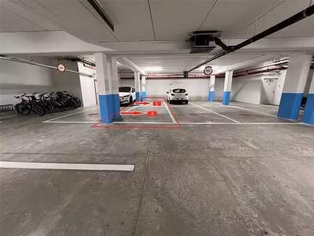 dubbele overdekte autostaanplaats