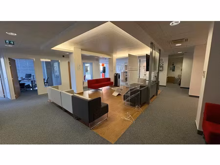 location locaux professionnels 237 m² à saint-laurent-du-var (06700)  nan €