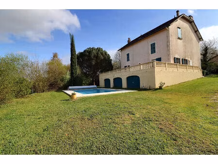 maison traditionnelle à vendre à maylis - 8 chambres  piscine  grand terrain