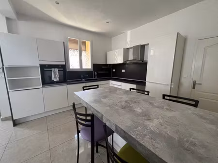 location maison 4 pièces 93 m² à narbonne (11100)