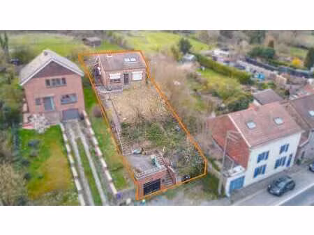 bonne maison avec jardin et garage sur + de 15 ares