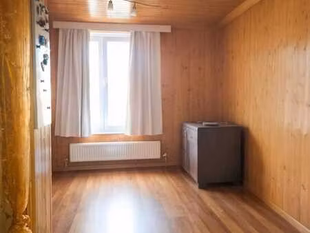 saint-gilles  bureau +/- 10 m²