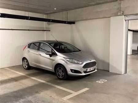 parking souterrain situé dans le centre de boortmeerbeek