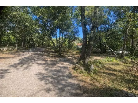 vente terrain 1061 m² à garéoult (83136)  168 000 €