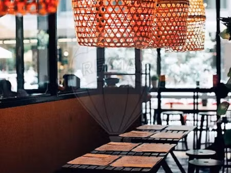 vente locaux professionnels 2 pièces 183 m² à saint-julien-de-concelles (44450)  262 000 €