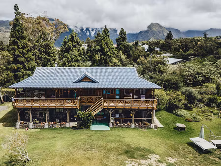 tampon bois-court: chalet de caractère de 210 m2 + 2 lodges