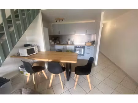 location appartement  m² t-2 à le beausset  780 €