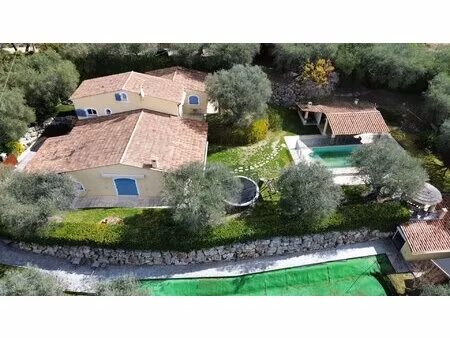 contes: maison provençale