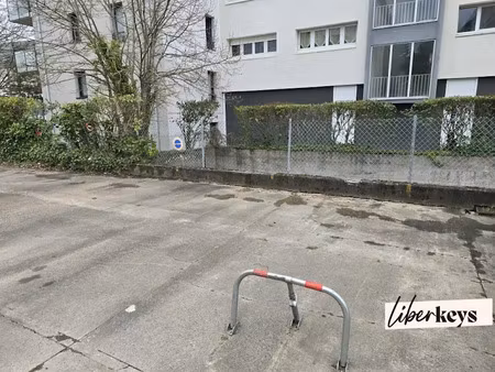 vente parking à nantes (44000)  8 990 €