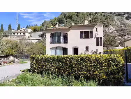 maison 157 m² - ascenseur - garage - terrain 930 m²
