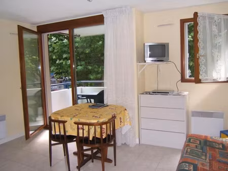 location meublée appartement 1 pièce 21 m² à annecy (74000)  530 €