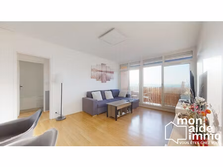 t2 rénové avec superbe vue