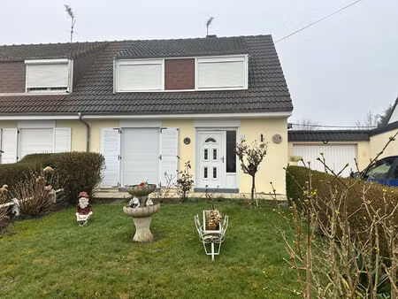 maison semi-individuelle avec garage et jardin  quartier résidentiel à hautmont