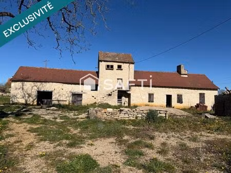 authentique bâtisse en pierre  parfaite pour une vie au calme à la campagne.