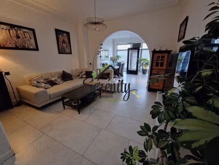 maison  4chambres  cave et jardin.