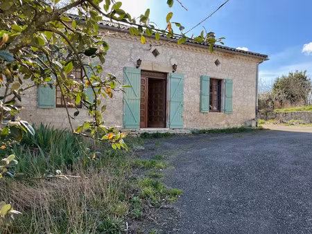 maison de campagne traditionnelle en pierre vue dominante