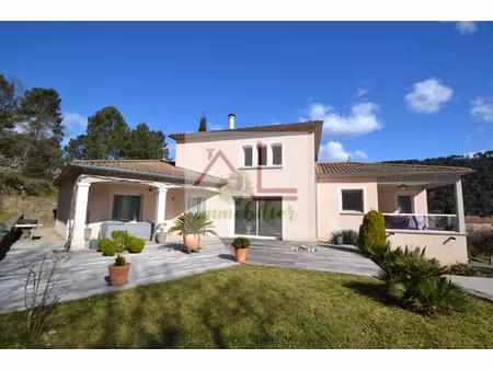 villa contemporaine avec piscine